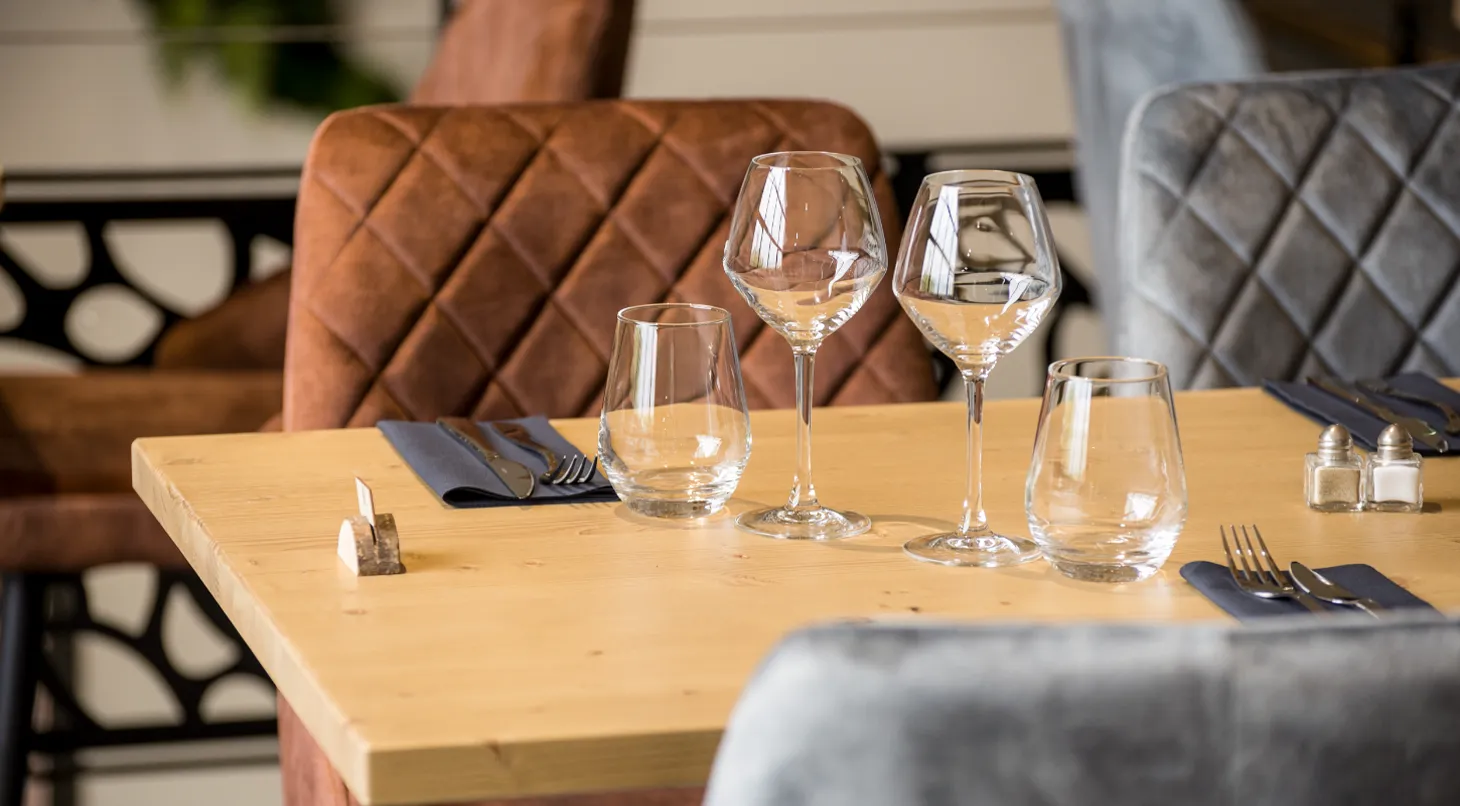 Finitions haut de gamme et menuiserie artisanale en Savoie.