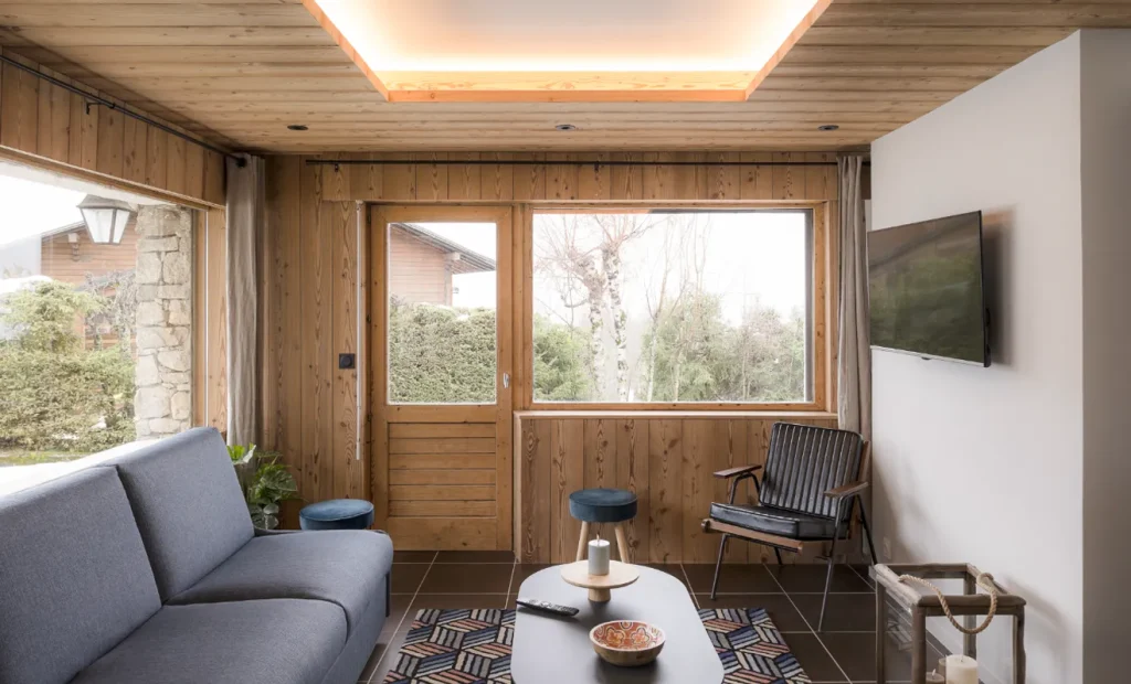 Agencement et menuiserie sur-mesure pour chalets en Savoie. Expertise et savoir-faire pour un design unique.