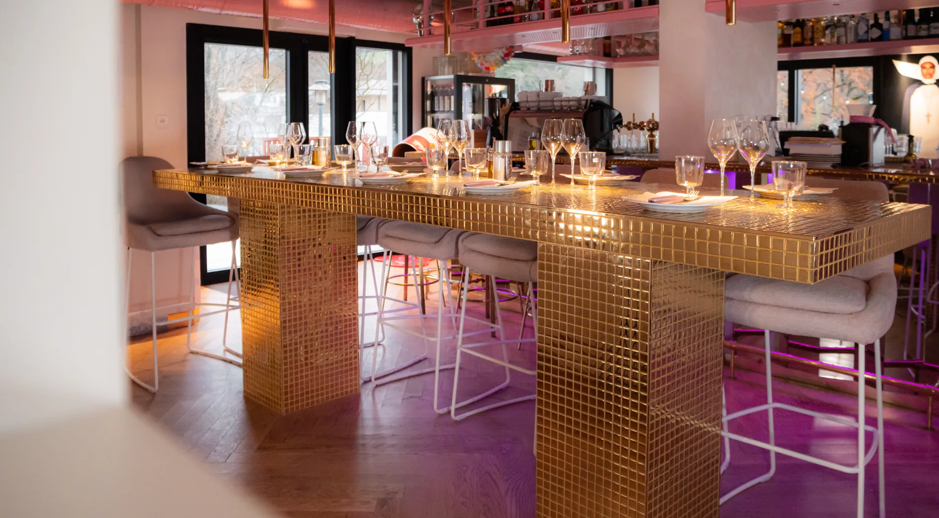 Du mobilier authentique et élégant pour restaurants et brasseries en France.