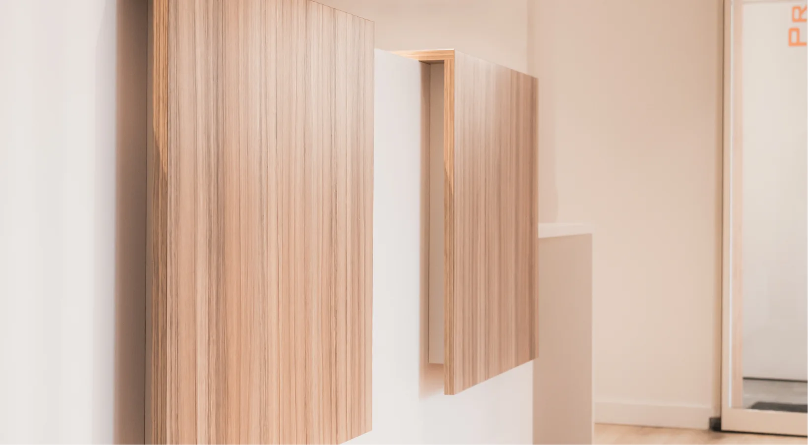 Mobilier professionnel et esthétique, pensé pour le confort et l’efficacité.